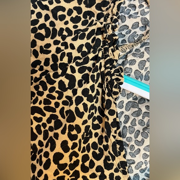 Old navy cheetah print blouse. Like new. Size M. Long sleeve. Lightweight. - Picture 3 of 3